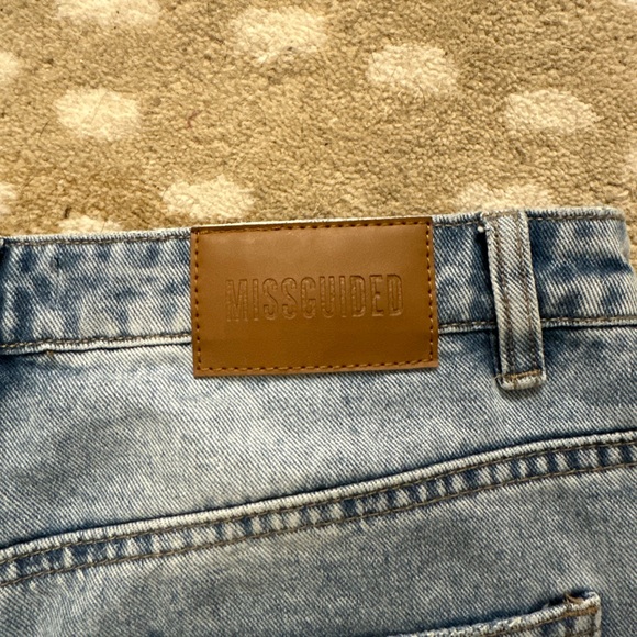 Missguided Riot High Rise Mom Jean - Picture 4 of 4